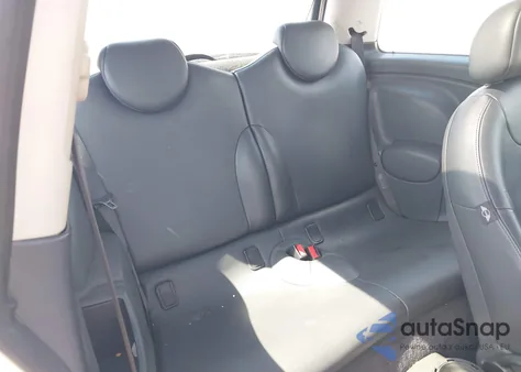 2006 Mini Cooper z USA, uszkodzony, nr VIN WMWRC33516TK16824